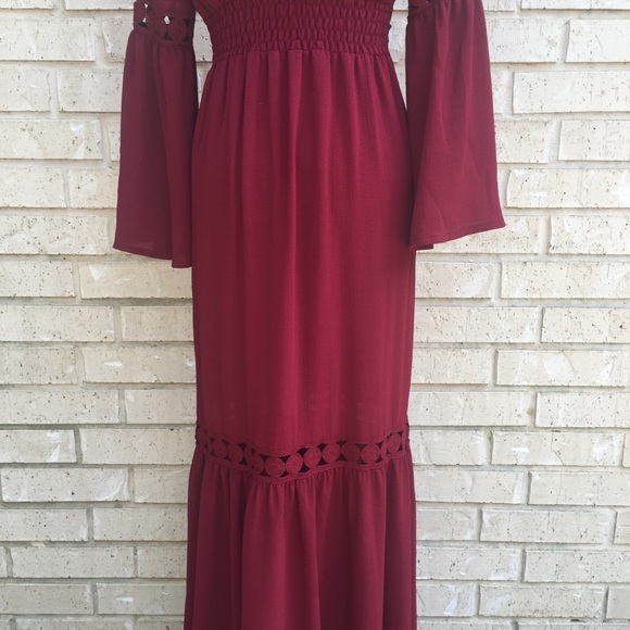 Romeo and Juliet Couture Maxi Dress - Picture 7 of 8